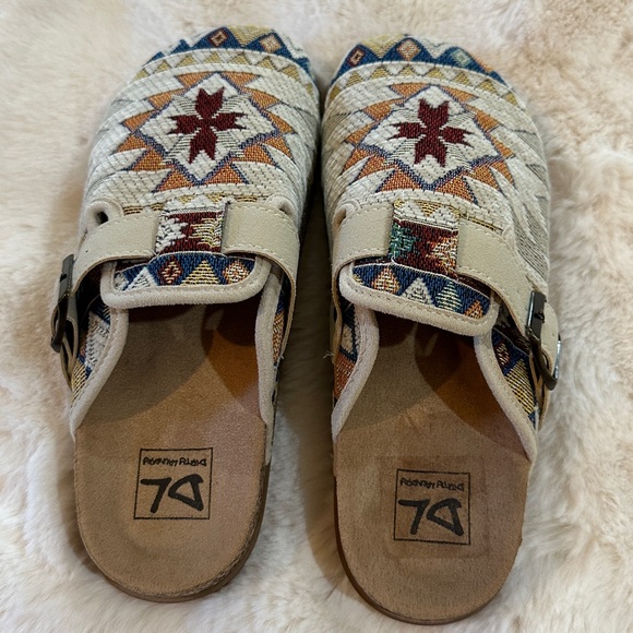 Dirty Laundry Mules. NWOT Size 7.5 - Picture 3 of 6